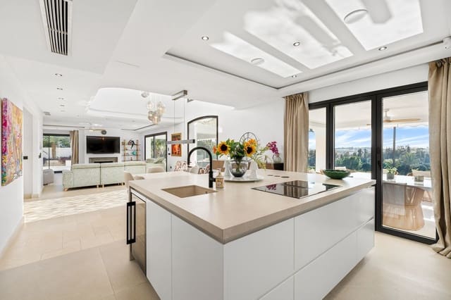 5 sovrum Villa till salu i Nueva Andalucia, Marbella med pool garage - 4 500 000 € (Ref: 8867000)