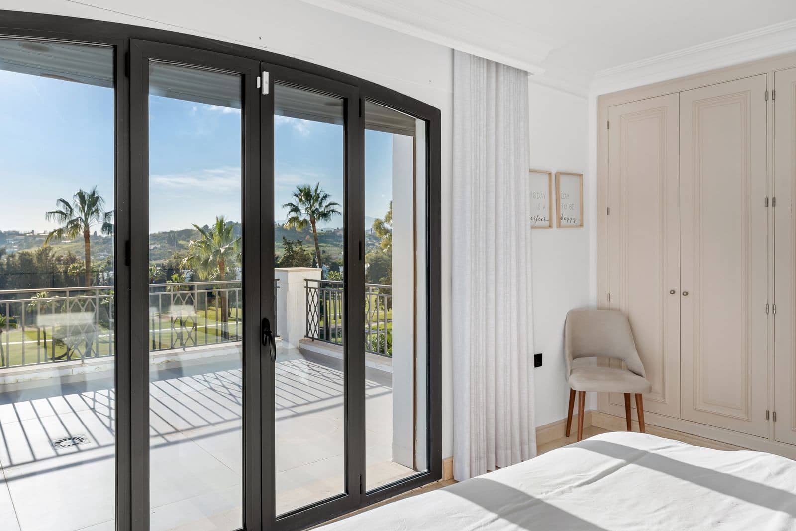 5 bedroom Villa for sale in Nueva Andalucia with pool garage - € 4,500,000 (Ref: 8867000)