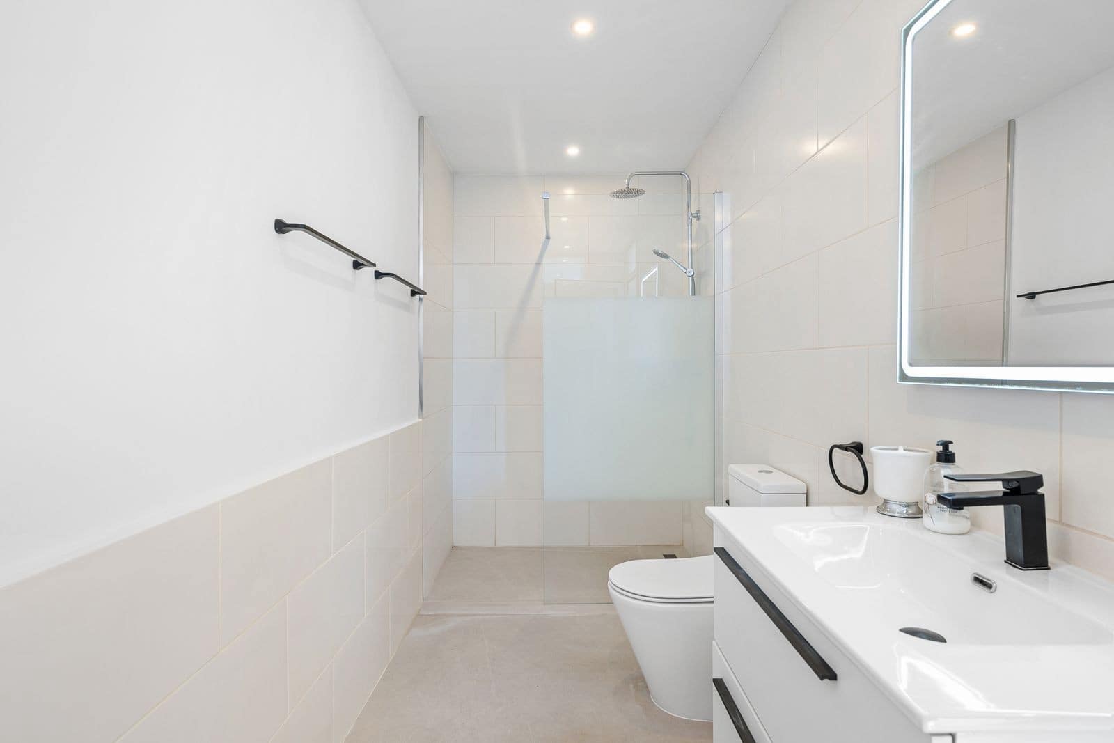 5 bedroom Villa for sale in Nueva Andalucia with pool garage - € 4,500,000 (Ref: 8867000)