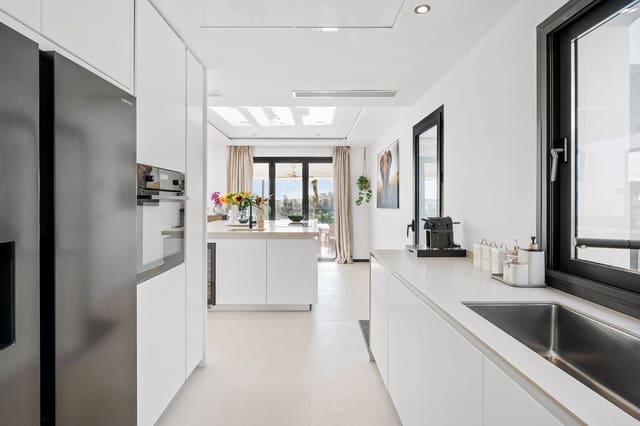 5 sovrum Villa till salu i Nueva Andalucia, Marbella med pool garage - 4 500 000 € (Ref: 8867000)