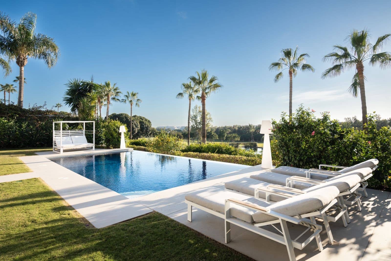 5 bedroom Villa for sale in Nueva Andalucia with pool garage - € 4,500,000 (Ref: 8867000)
