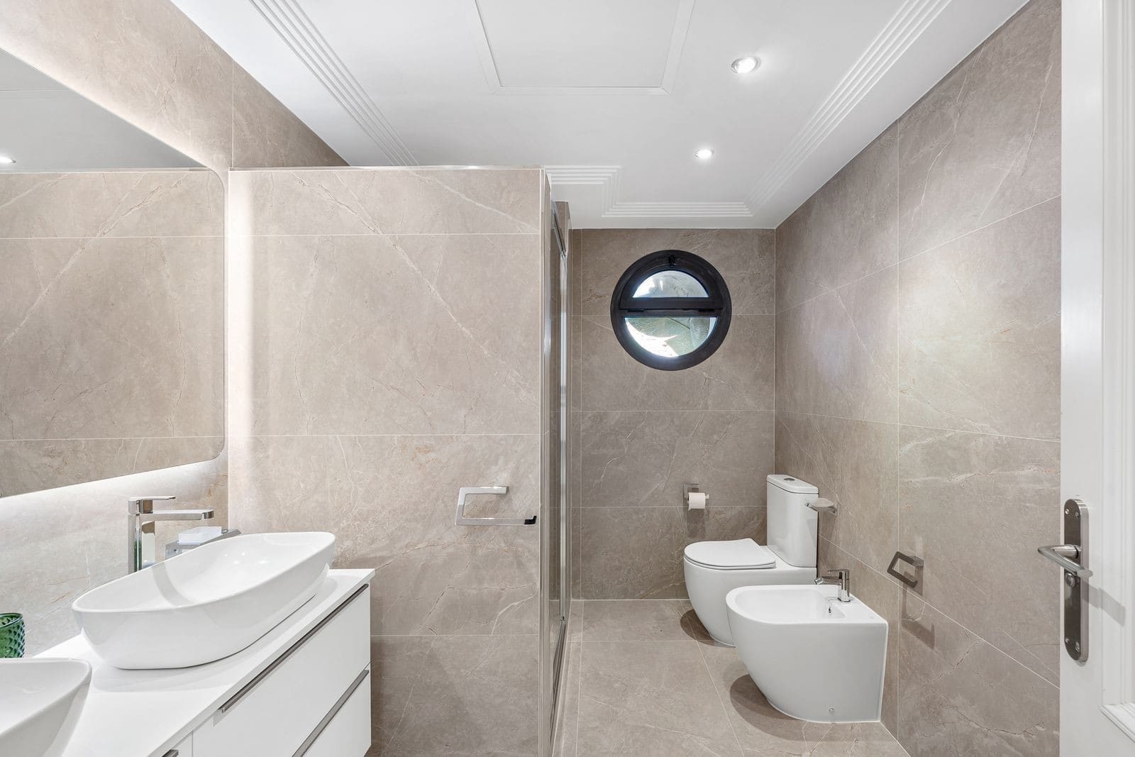 5 bedroom Villa for sale in Nueva Andalucia with pool garage - € 4,500,000 (Ref: 8867000)