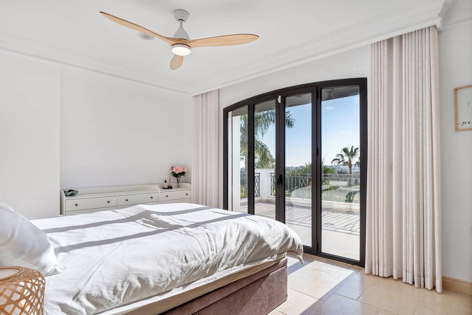 5 bedroom Villa for sale in Nueva Andalucia with pool garage - € 4,500,000 (Ref: 8867000)