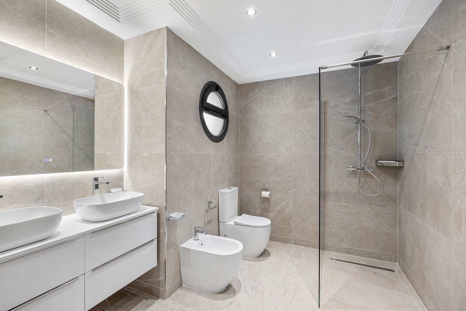 5 bedroom Villa for sale in Nueva Andalucia with pool garage - € 4,500,000 (Ref: 8867000)