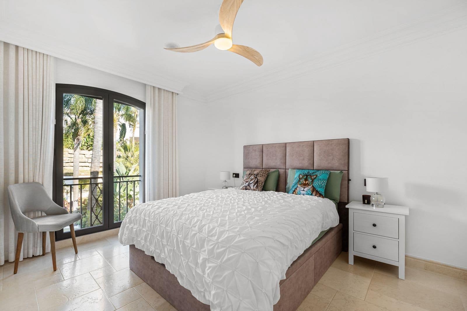 5 bedroom Villa for sale in Nueva Andalucia with pool garage - € 4,500,000 (Ref: 8867000)