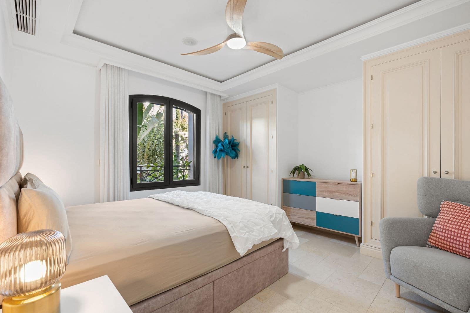 5 bedroom Villa for sale in Nueva Andalucia with pool garage - € 4,500,000 (Ref: 8867000)