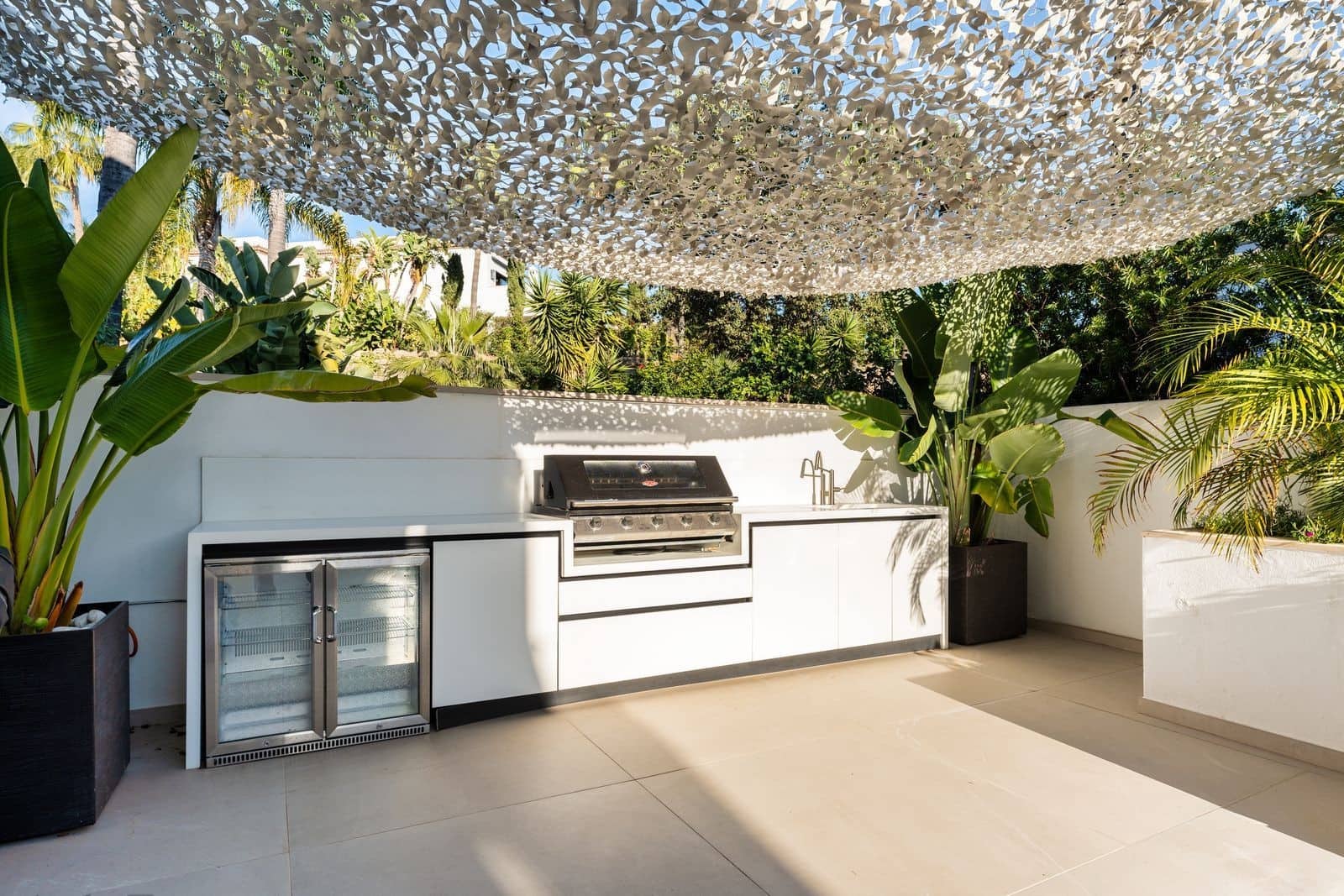 5 bedroom Villa for sale in Nueva Andalucia with pool garage - € 4,500,000 (Ref: 8867000)