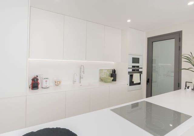 3 sypialnia Apartament na sprzedaż w Atalaya-Isdabe, Estepona z basenem garażem - 940 000 € (Ref: 8867002)