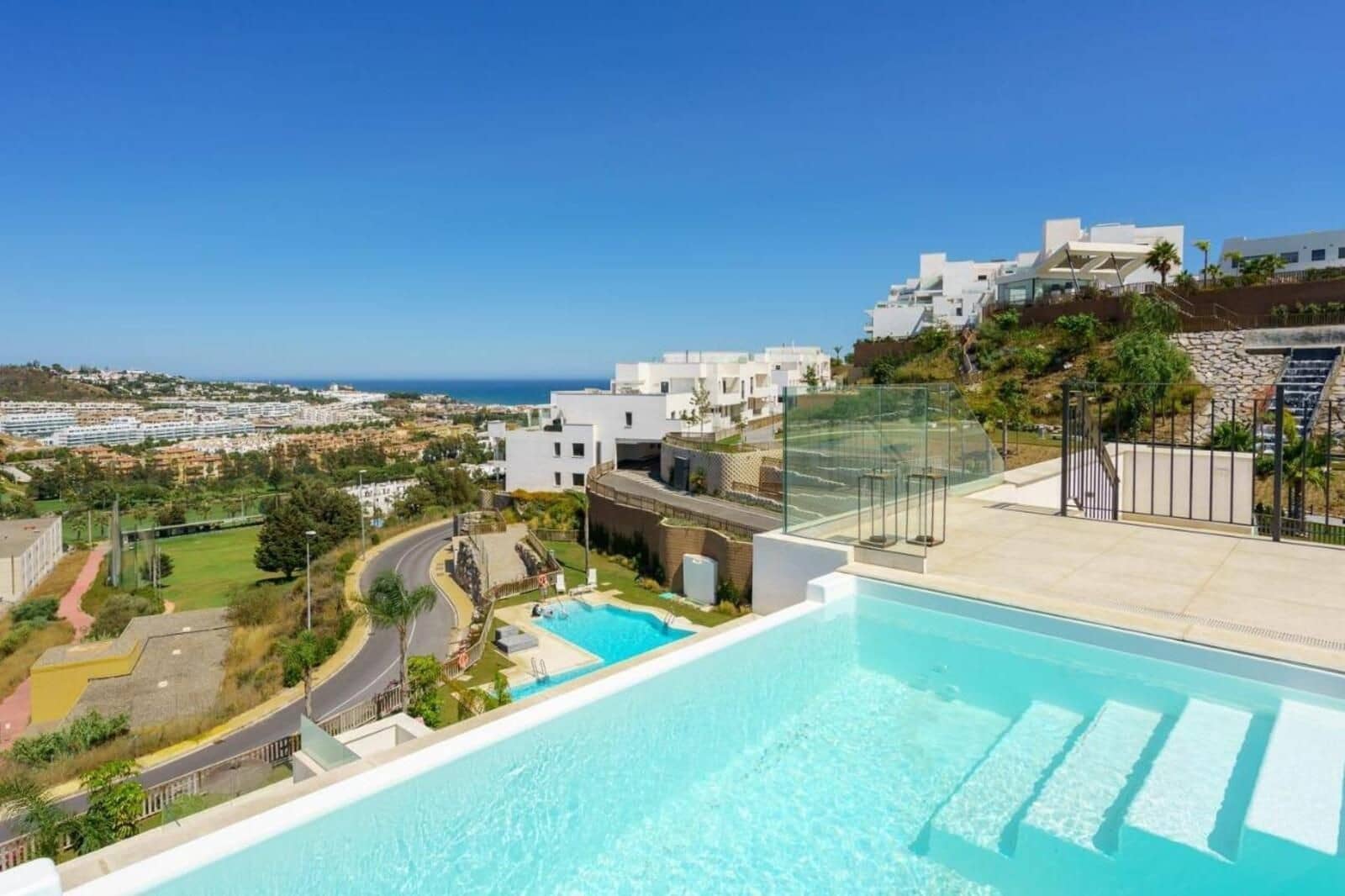 4 soverom Penthouse til salgs i La Cala de Mijas med svømmebasseng garasje - € 1 300 000 (Ref: 8867003)