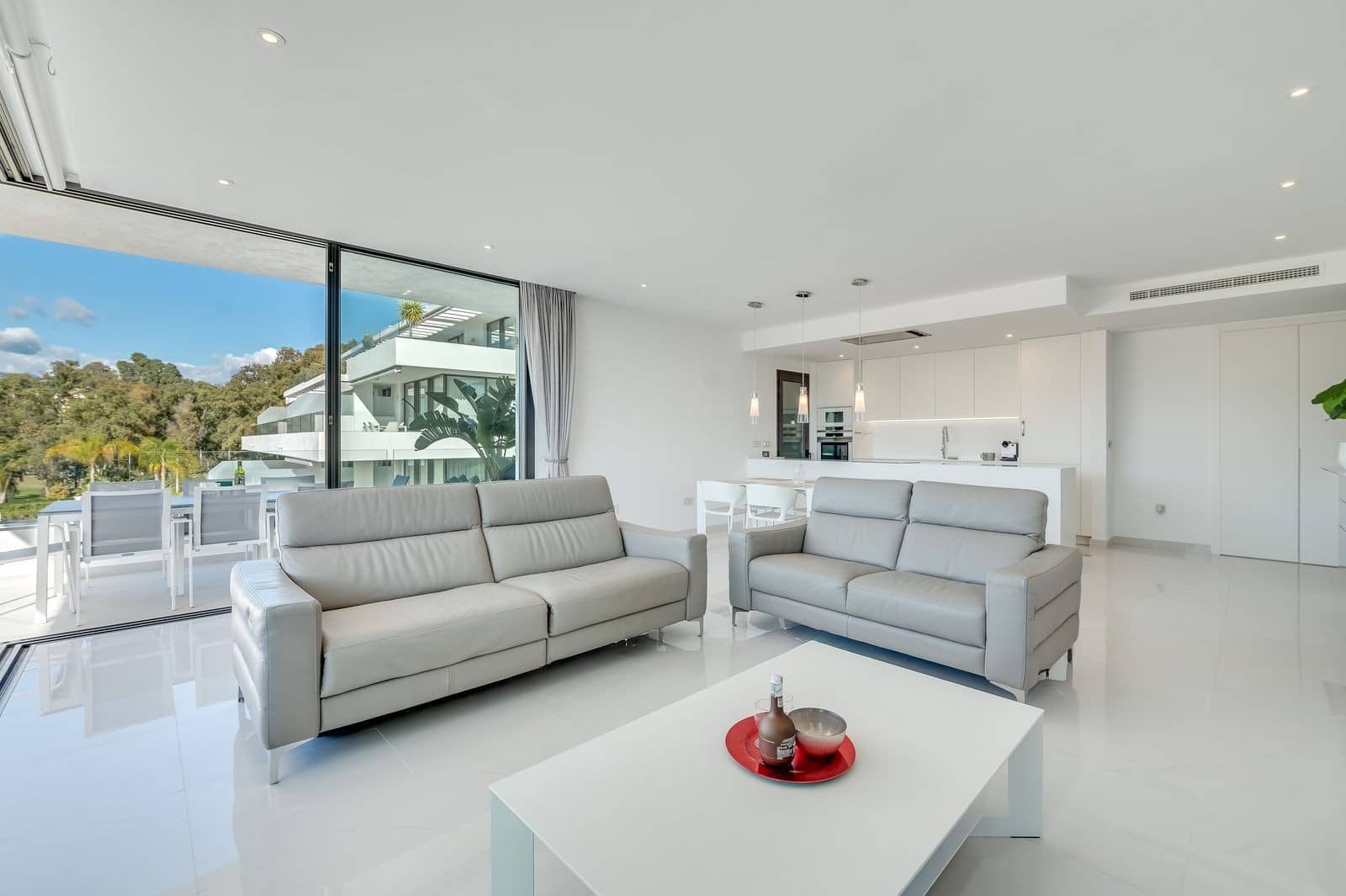 3 bedroom Apartment for sale in Estepona with pool garage - € 949,000 (Ref: 8867004)