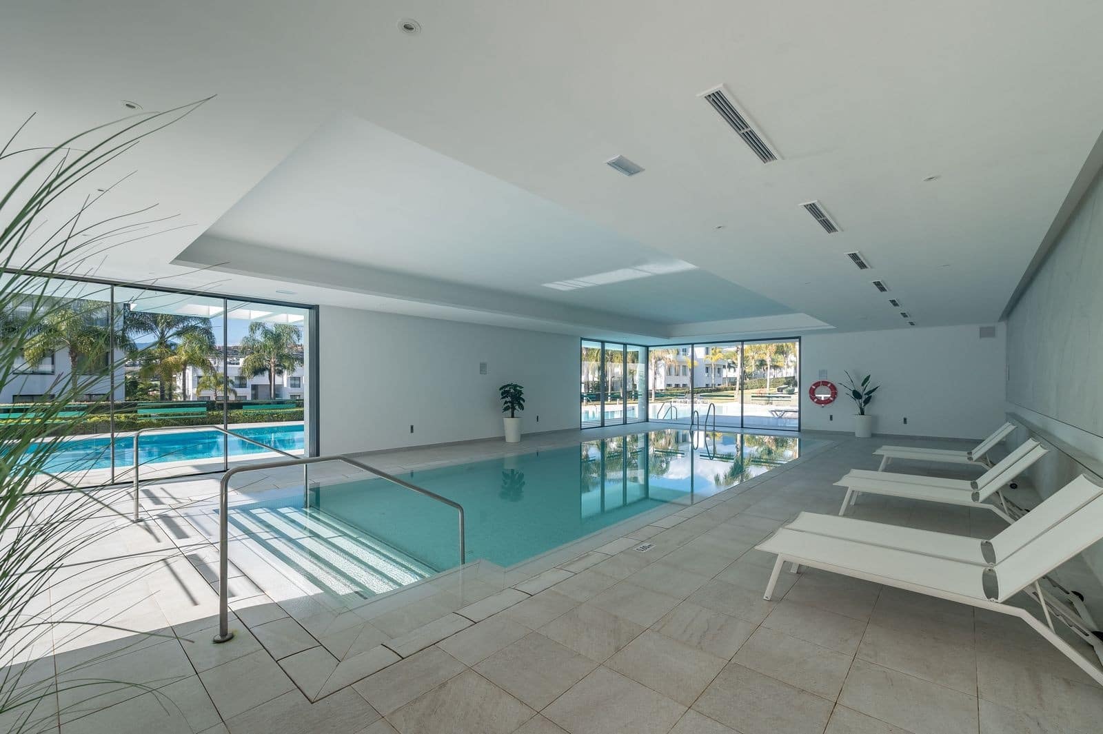 3 bedroom Apartment for sale in Estepona with pool garage - € 949,000 (Ref: 8867004)