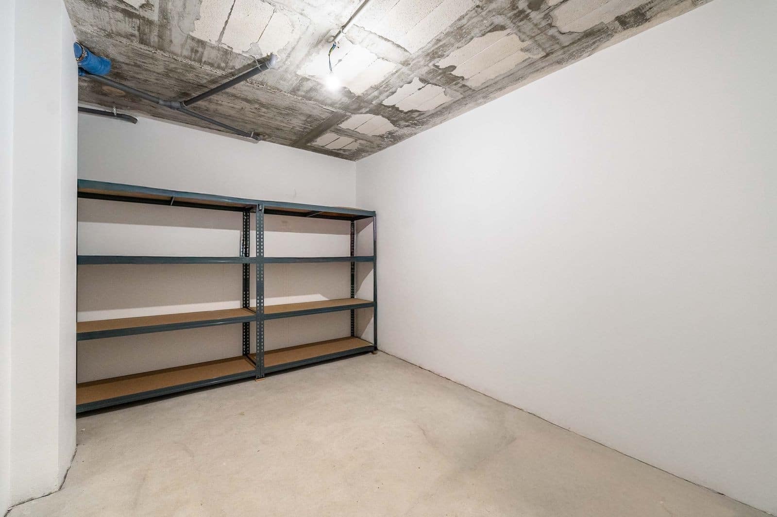 3 bedroom Apartment for sale in Estepona with pool garage - € 949,000 (Ref: 8867004)