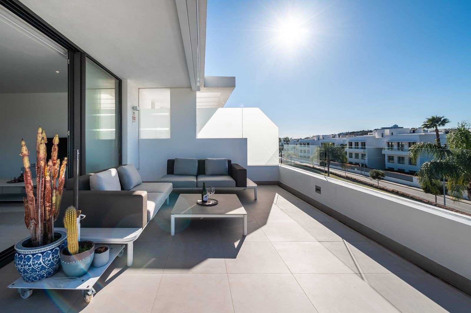 3 bedroom Apartment for sale in Estepona with pool garage - € 949,000 (Ref: 8867004)