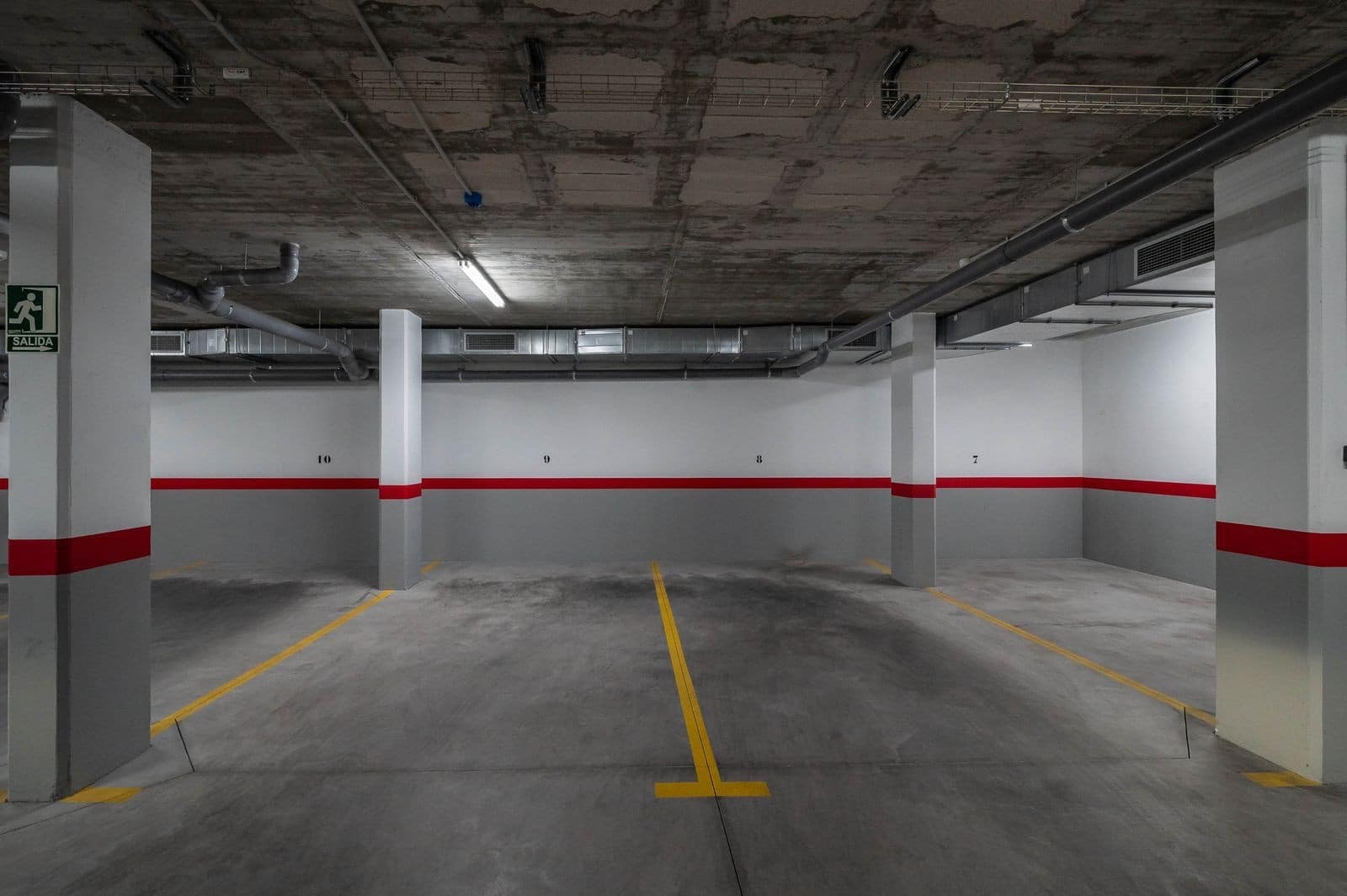 3 bedroom Apartment for sale in Estepona with pool garage - € 949,000 (Ref: 8867004)