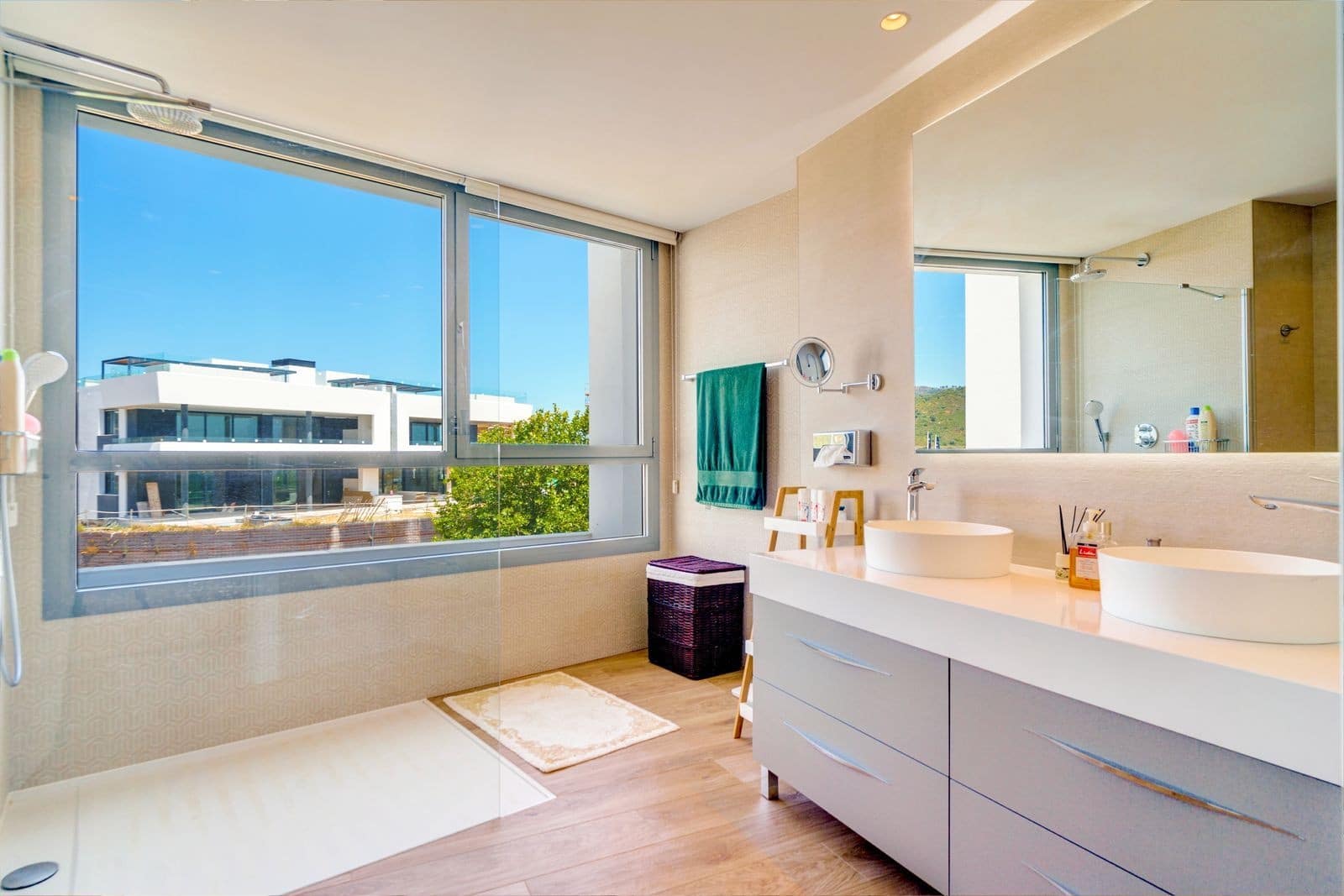 4 bedroom Penthouse for sale in Marbella with pool garage - € 2,600,000 (Ref: 8867015)