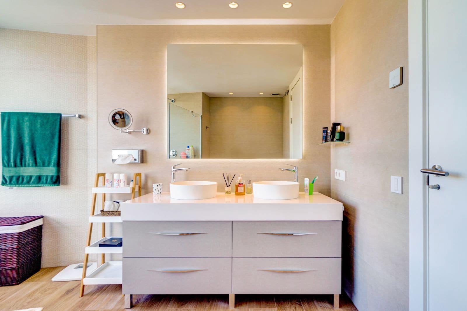 4 bedroom Penthouse for sale in Marbella with pool garage - € 2,600,000 (Ref: 8867015)