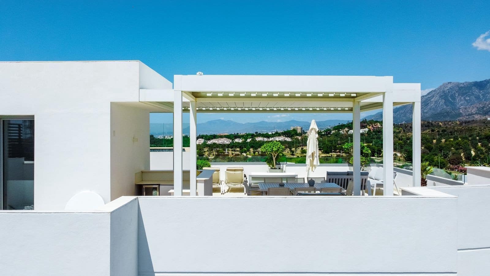 4 Zimmer Penthouse zu verkaufen in Marbella mit Pool Garage - 2.600.000 € (Ref: 8867015)