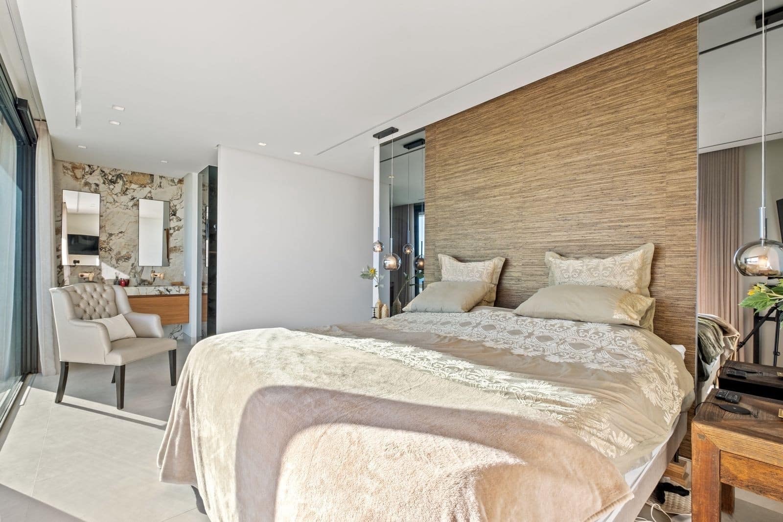 4 bedroom Villa for sale in Marbella with pool garage - € 3,499,000 (Ref: 8869469)