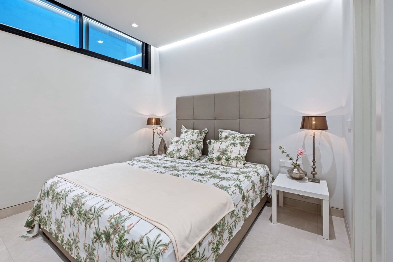 4 bedroom Villa for sale in Marbella with pool garage - € 3,499,000 (Ref: 8869469)