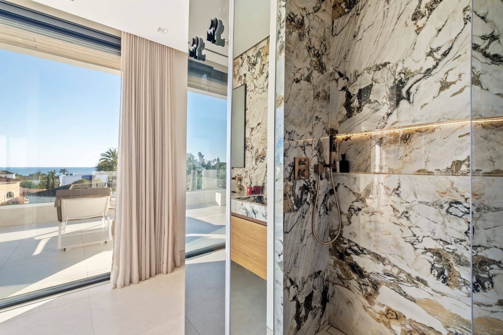 4 bedroom Villa for sale in Marbella with pool garage - € 3,499,000 (Ref: 8869469)