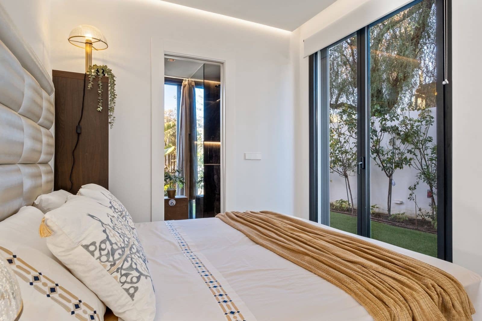 4 Zimmer Villa zu verkaufen in Marbella mit Pool Garage - 3.499.000 € (Ref: 8869469)