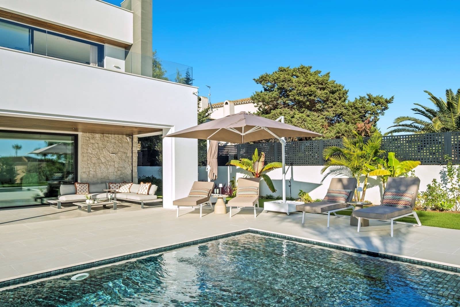 4 Zimmer Villa zu verkaufen in Marbella mit Pool Garage - 3.499.000 € (Ref: 8869469)