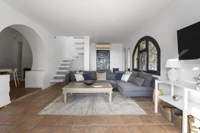 4 sovrum Villa till salu i Mijas med pool garage - 925 000 € (Ref: 8869472)