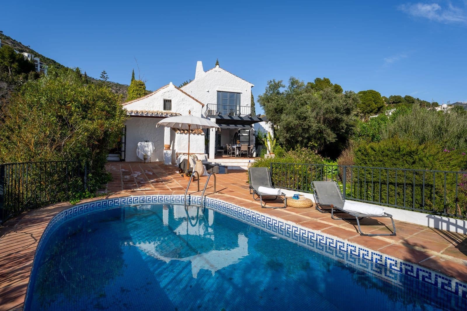 4 bedroom Villa for sale in Mijas with pool garage - € 925,000 (Ref: 8869472)