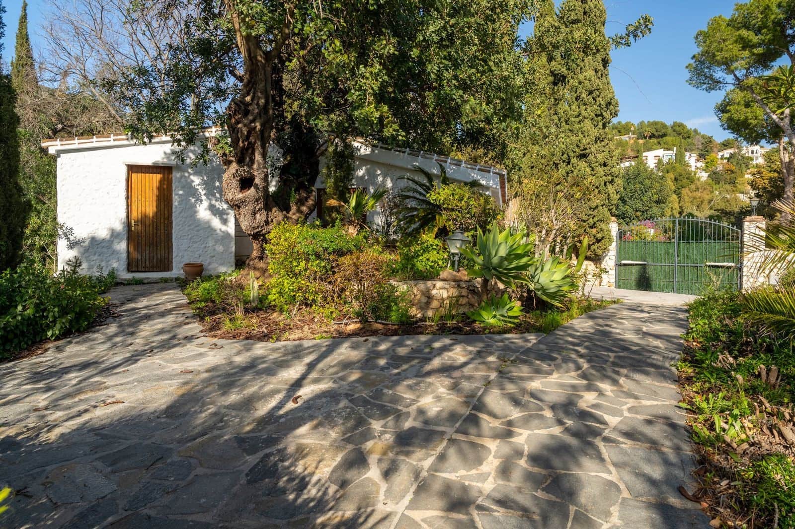 4 bedroom Villa for sale in Mijas with pool garage - € 925,000 (Ref: 8869472)