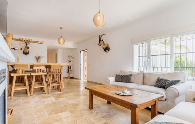 5 quarto Moradia para venda em Torreblanca, Fuengirola com piscina garagem - 1 155 000 € (Ref: 8879642)