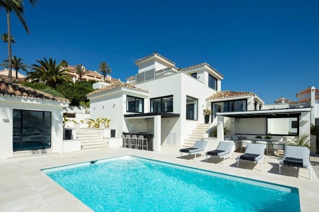 Chalet de 5 habitaciones en Nueva Andalucia, Marbella en venta - 3.895.000 € (Ref: 8879646)