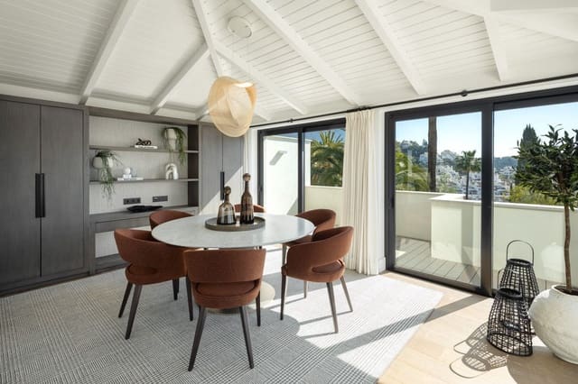 Chalet de 5 habitaciones en Nueva Andalucia, Marbella en venta - 3.895.000 € (Ref: 8879646)