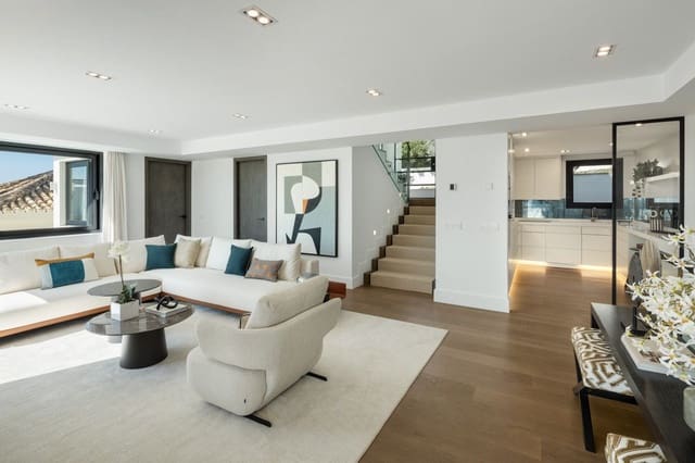 Chalet de 5 habitaciones en Nueva Andalucia, Marbella en venta - 3.895.000 € (Ref: 8879646)