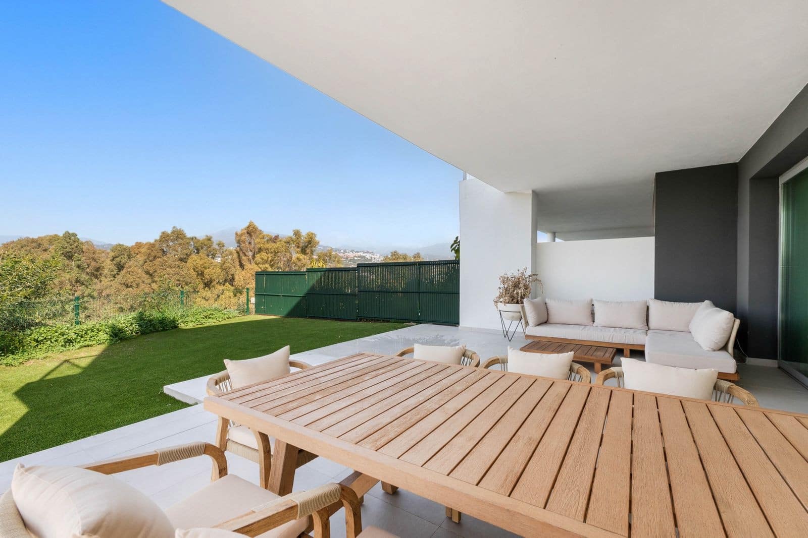 3 sypialnia Dom blizniak na sprzedaż w Guadalmina z basenem garażem - 1 295 000 € (Ref: 8879647)