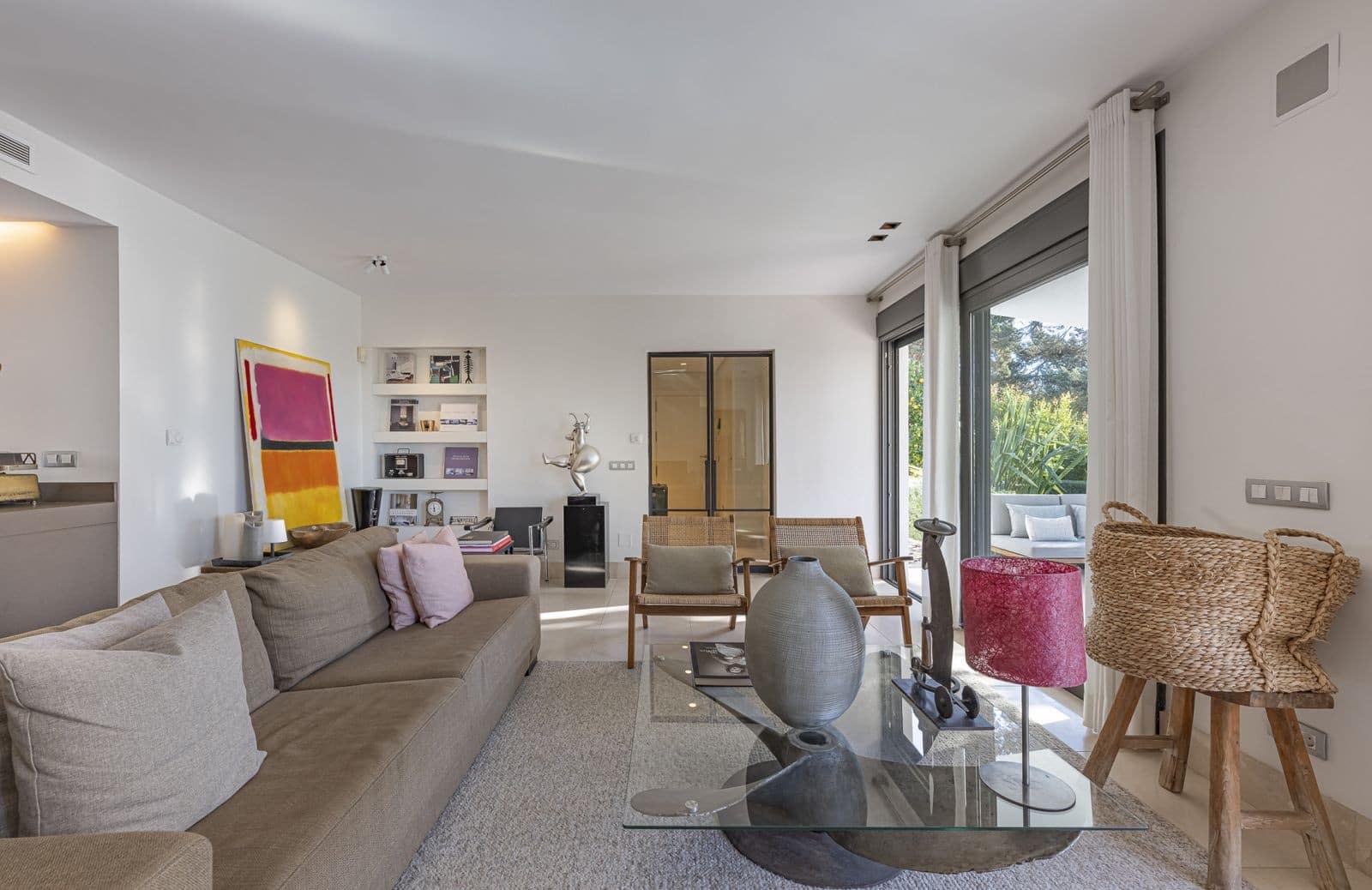 3 bedroom Villa for sale in Marbella with pool garage - € 2,150,000 (Ref: 8884060)