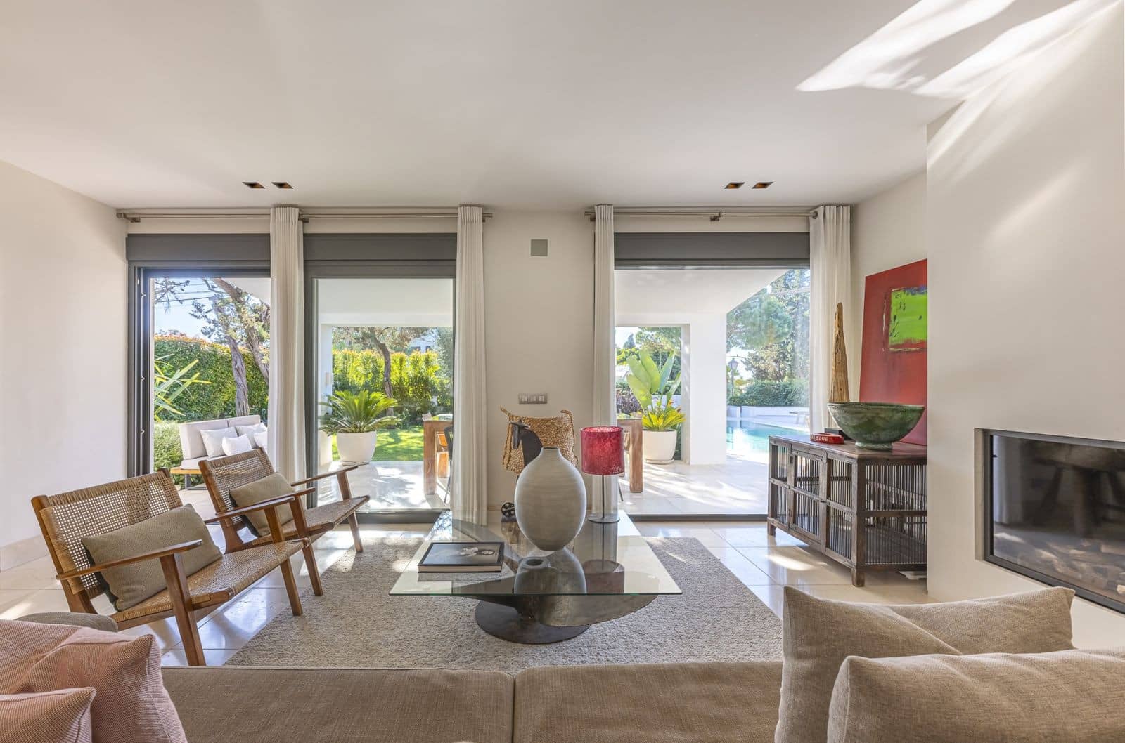 3 bedroom Villa for sale in Marbella with pool garage - € 2,150,000 (Ref: 8884060)