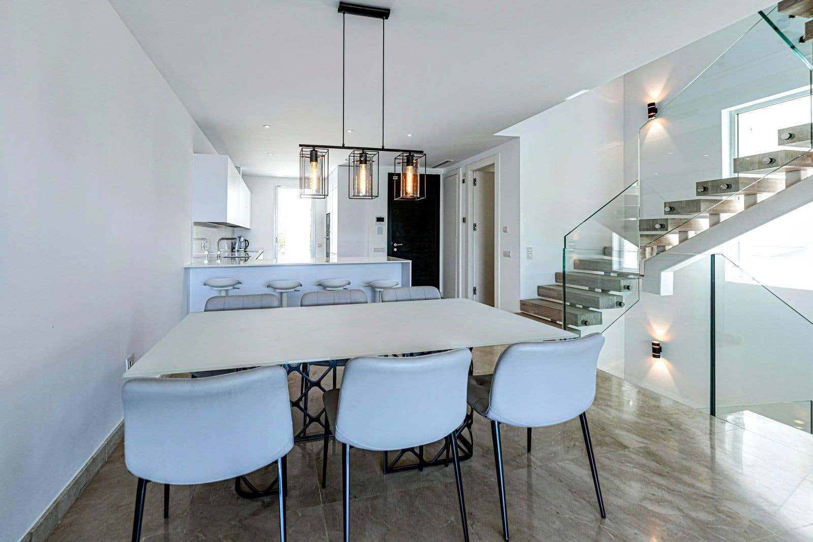 4 soverom Kjedet enebolig til salgs i Marbella med svømmebasseng garasje - € 1 250 000 (Ref: 8884061)