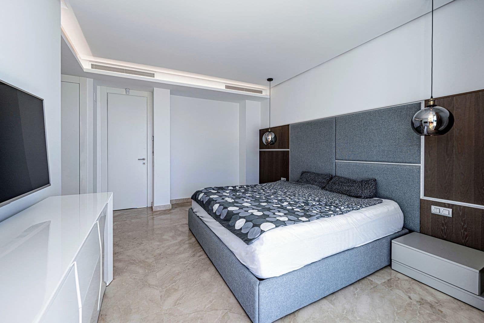 4 soverom Kjedet enebolig til salgs i Marbella med svømmebasseng garasje - € 1 250 000 (Ref: 8884061)