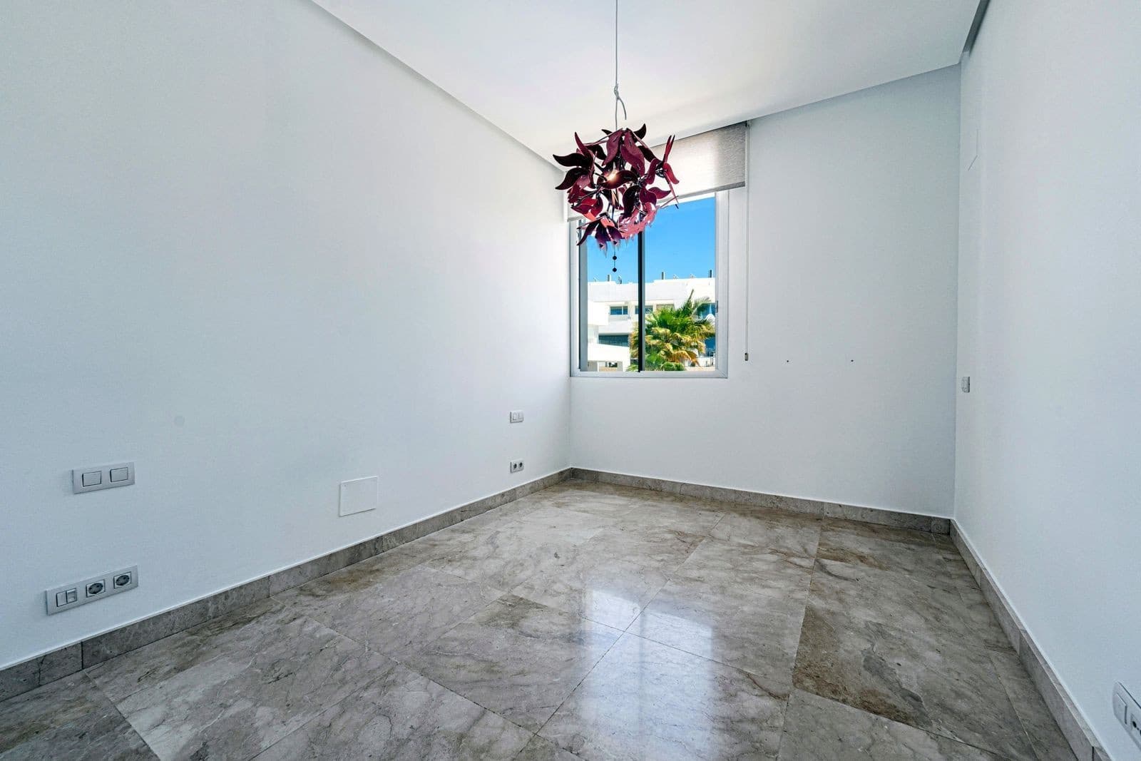 4 soverom Kjedet enebolig til salgs i Marbella med svømmebasseng garasje - € 1 250 000 (Ref: 8884061)