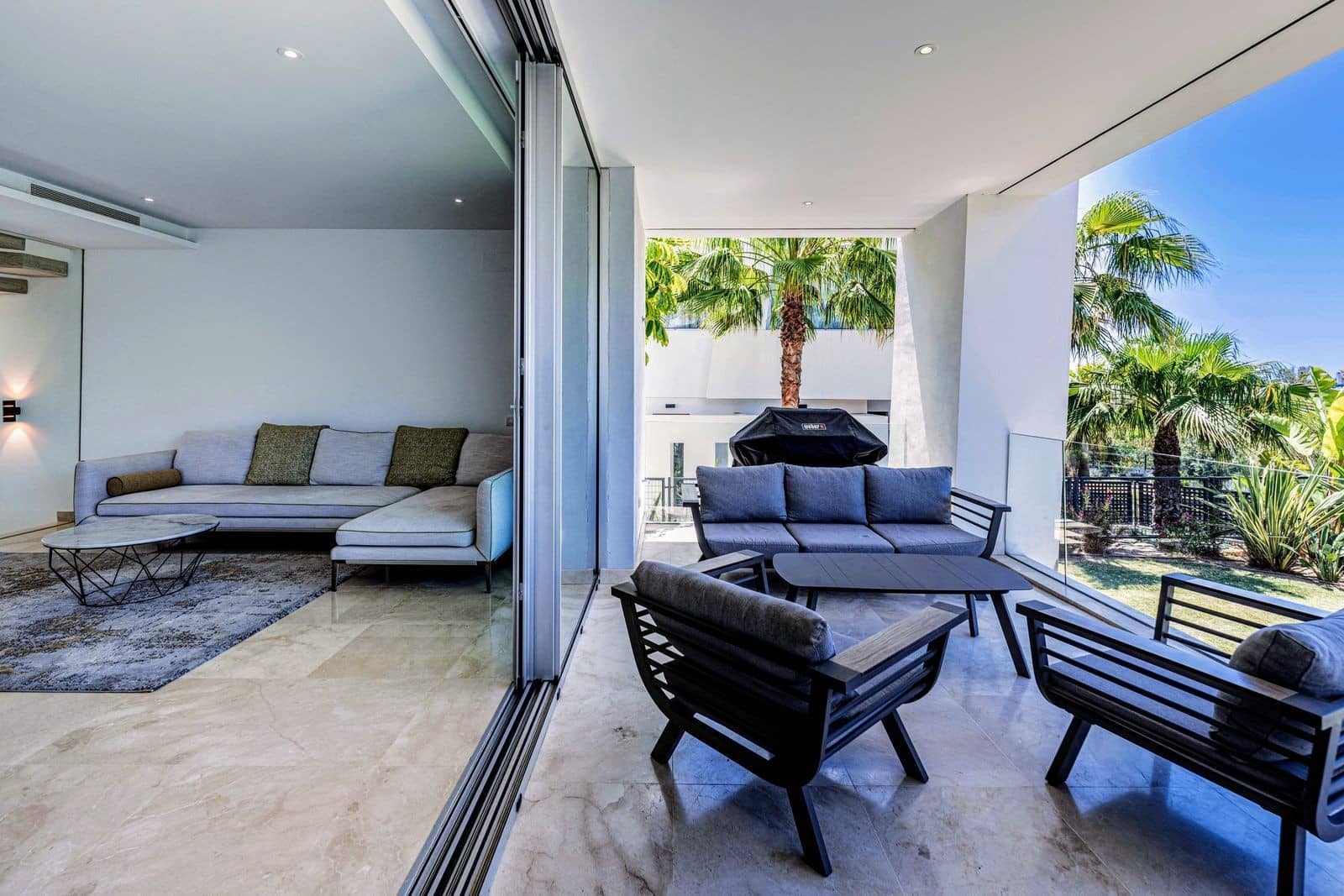 4 soverom Kjedet enebolig til salgs i Marbella med svømmebasseng garasje - € 1 250 000 (Ref: 8884061)