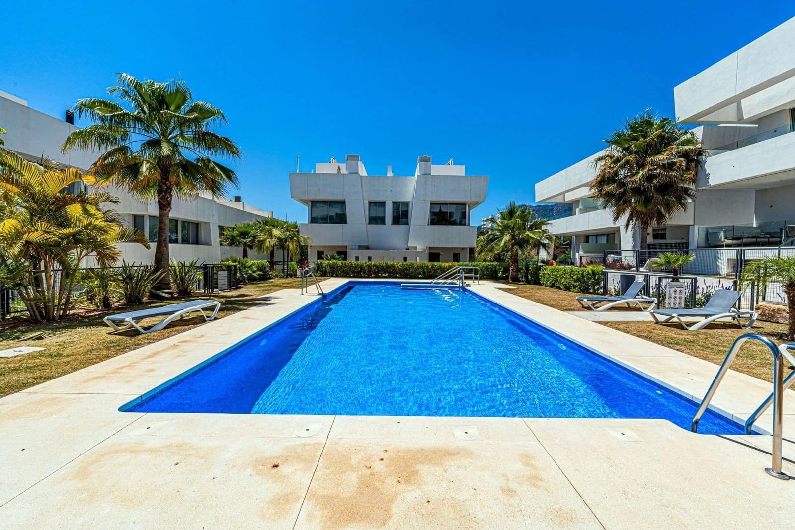 4 soverom Kjedet enebolig til salgs i Marbella med svømmebasseng garasje - € 1 250 000 (Ref: 8884061)