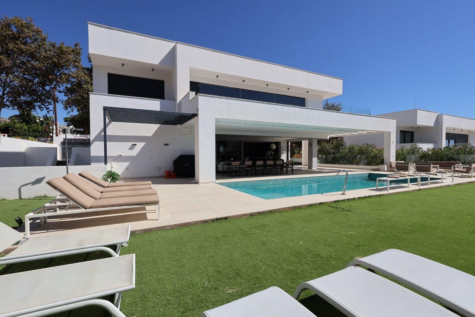 6 soveværelse Villa til salg i Benalmadena Costa med swimmingpool garage - € 2.450.000 (Ref: 8884069)
