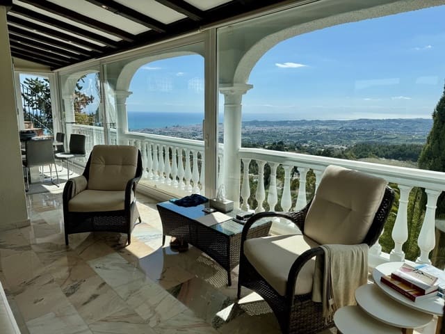 Chalet de 6 habitaciones en Mijas en venta con piscina garaje - 1.450.000 € (Ref: 8884070)