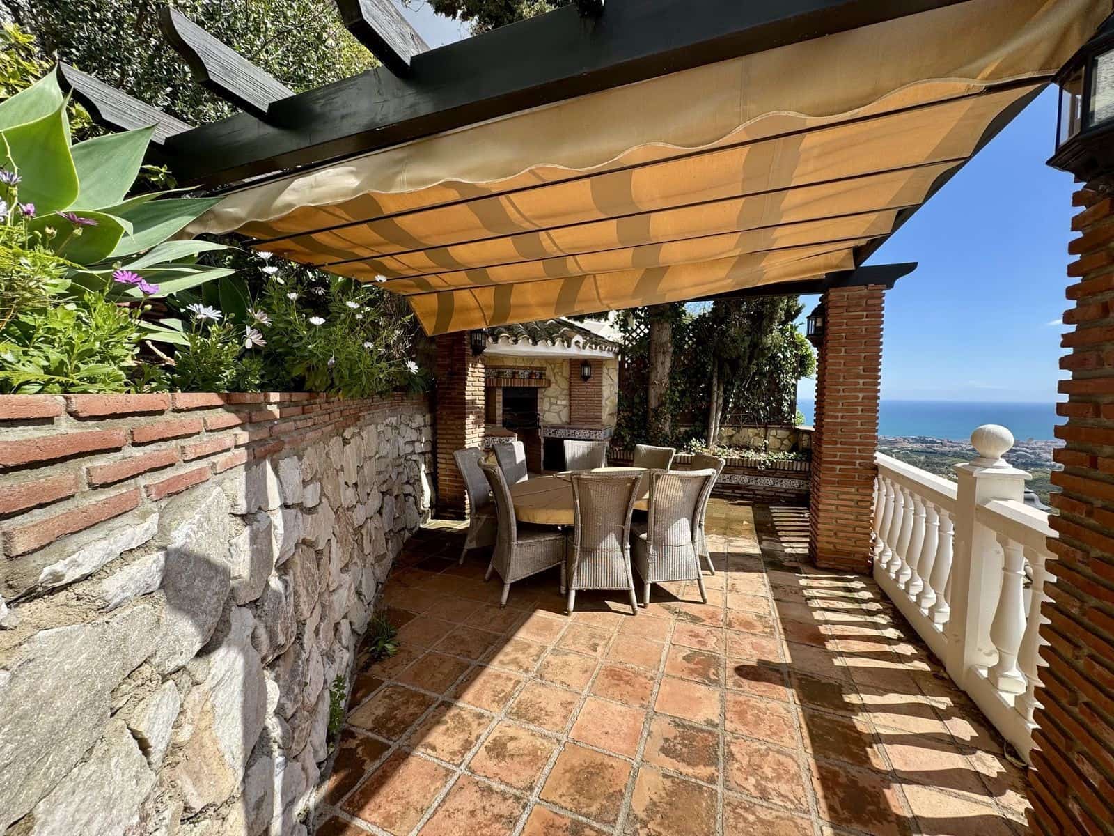 Chalet de 6 habitaciones en Mijas en venta con piscina garaje - 1.450.000 € (Ref: 8884070)