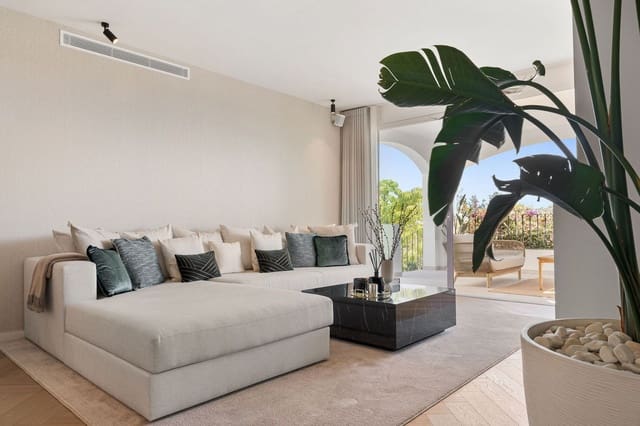 4 chambre Maison de Ville à vendre à Golden Mile, Marbella avec piscine garage - 1 899 000 € (Ref: 8885869)