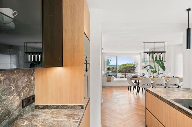4 chambre Maison de Ville à vendre à Golden Mile, Marbella avec piscine garage - 1 899 000 € (Ref: 8885869)