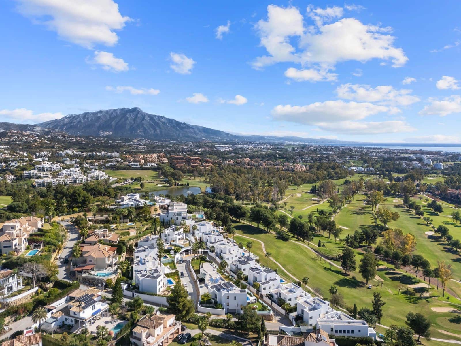 Chalet de 5 habitaciones en El Paraiso en venta con piscina garaje - 3.390.000 € (Ref: 8887826)