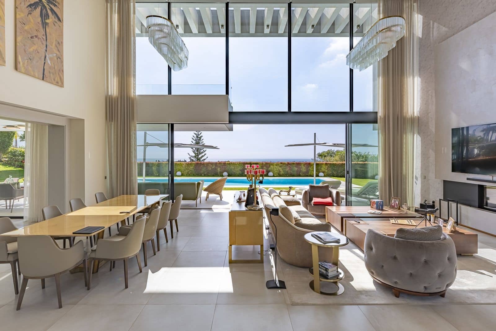 6 bedroom Villa for sale in Benahavis with pool garage - € 5,800,000 (Ref: 8887827)