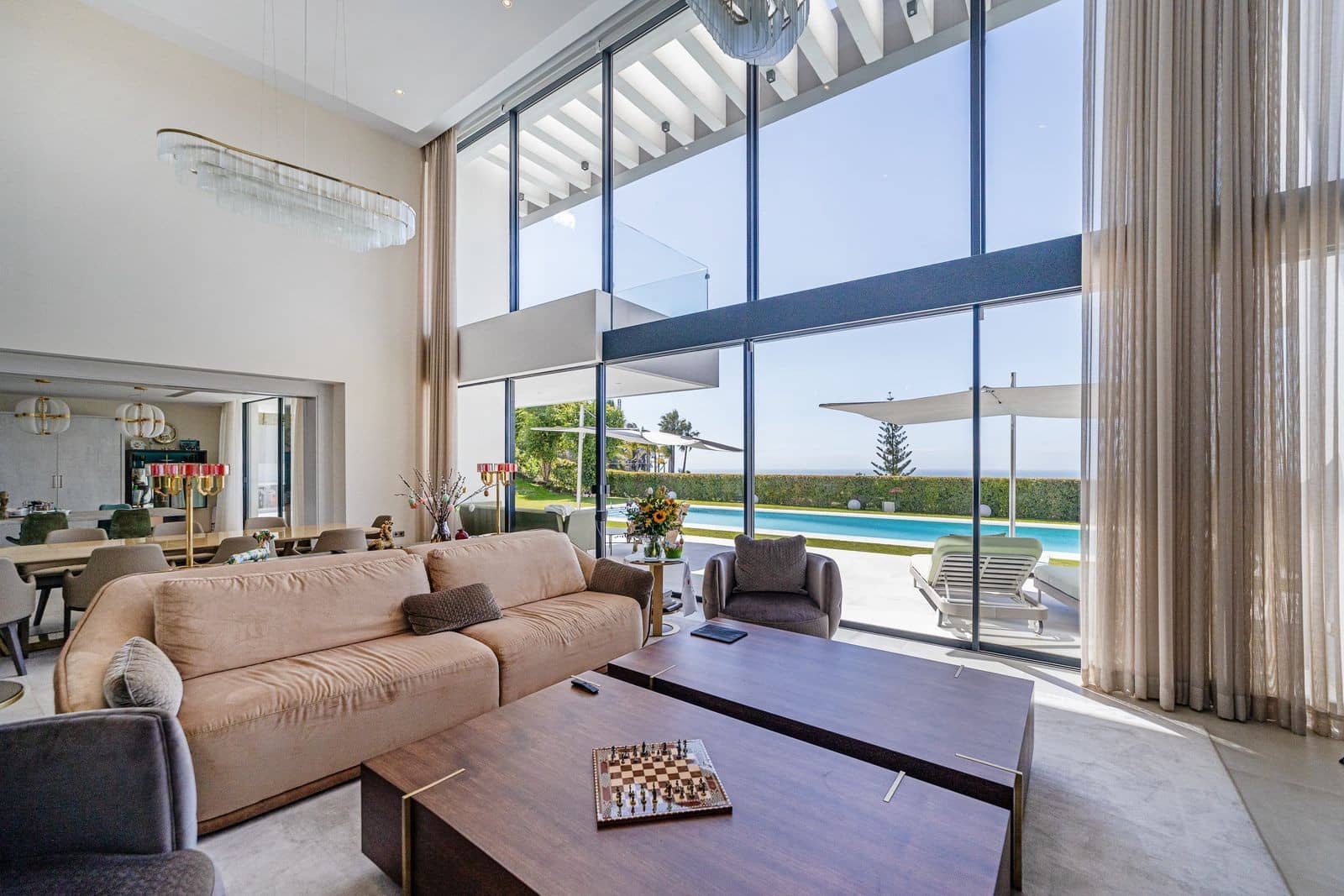 6 bedroom Villa for sale in Benahavis with pool garage - € 5,800,000 (Ref: 8887827)