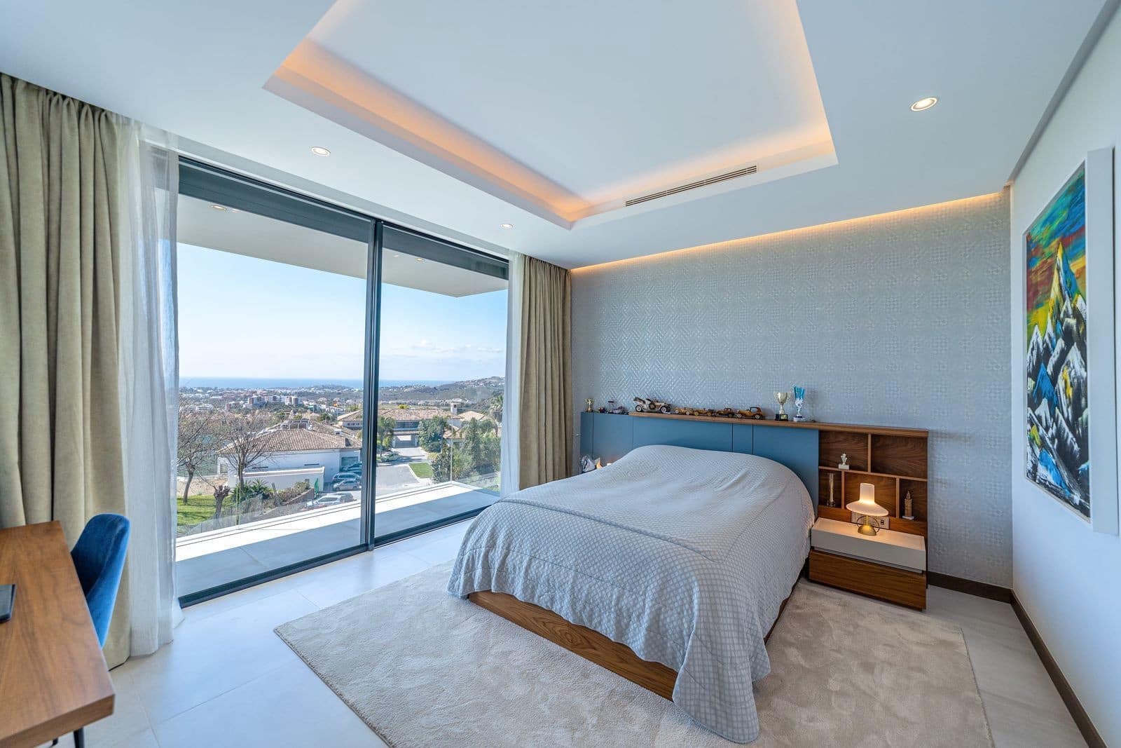 6 bedroom Villa for sale in Benahavis with pool garage - € 5,800,000 (Ref: 8887827)